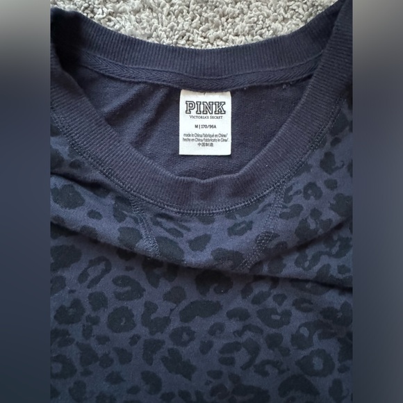 VS Pink Lounge Set - Picture 4 of 10